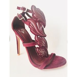 Trendy suede wing heels-burgundy
